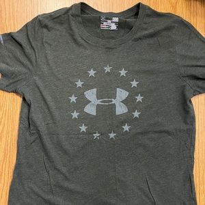 Under armour tee shirt.  Sz large.